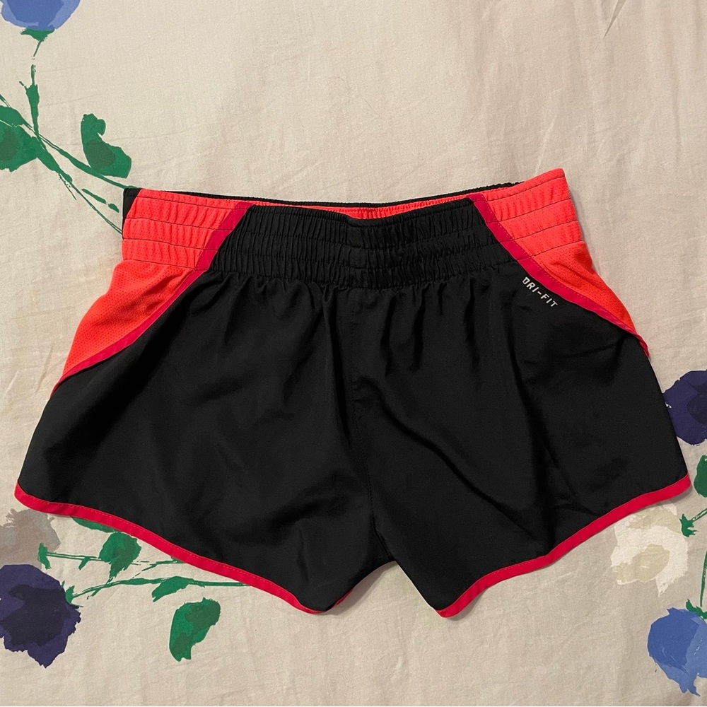 Medium Nike Dri-fit pink and black athletic shorts - Picture 4 of 4